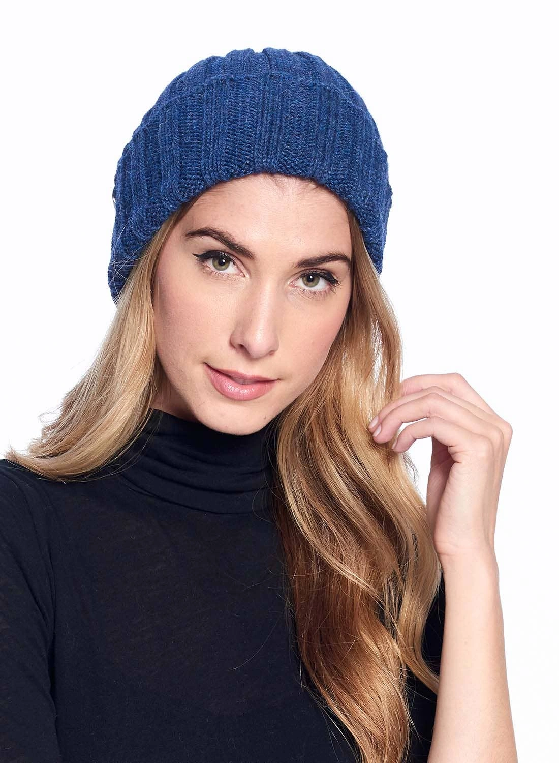 Azul Alpaca Beanie: Accordion Style Warmth, Chill Vibes Only!